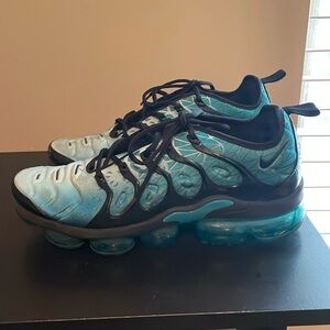 Size 10 used Nike Air Vapormax plus